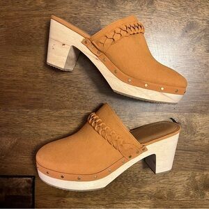 NWOT J. Crew Camel Faux Suede Clogs Wood Chunky Heel Women's SZ 9.5